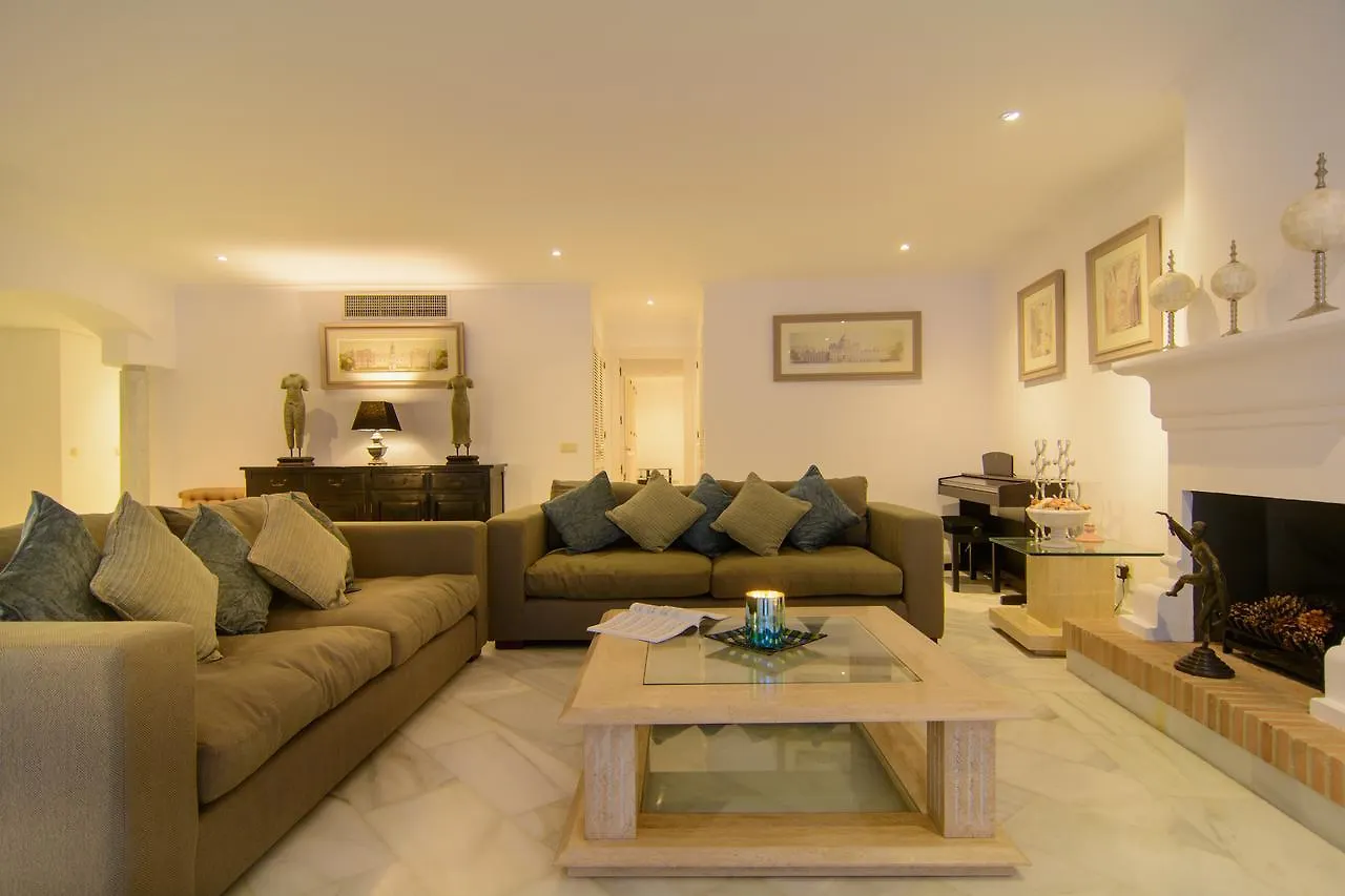 Apartment In White Pearl Beach 马尔韦利亚