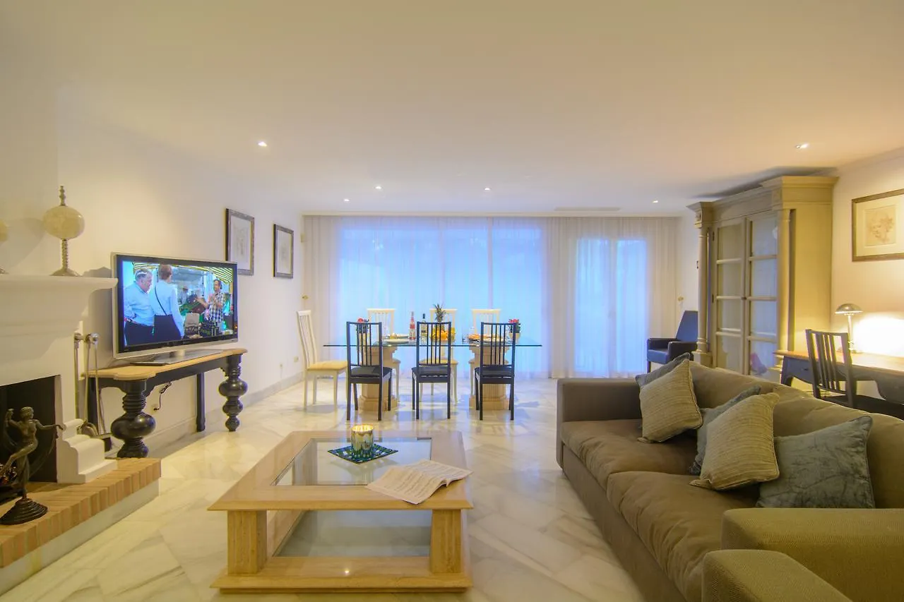 Apartment In White Pearl Beach 马尔韦利亚