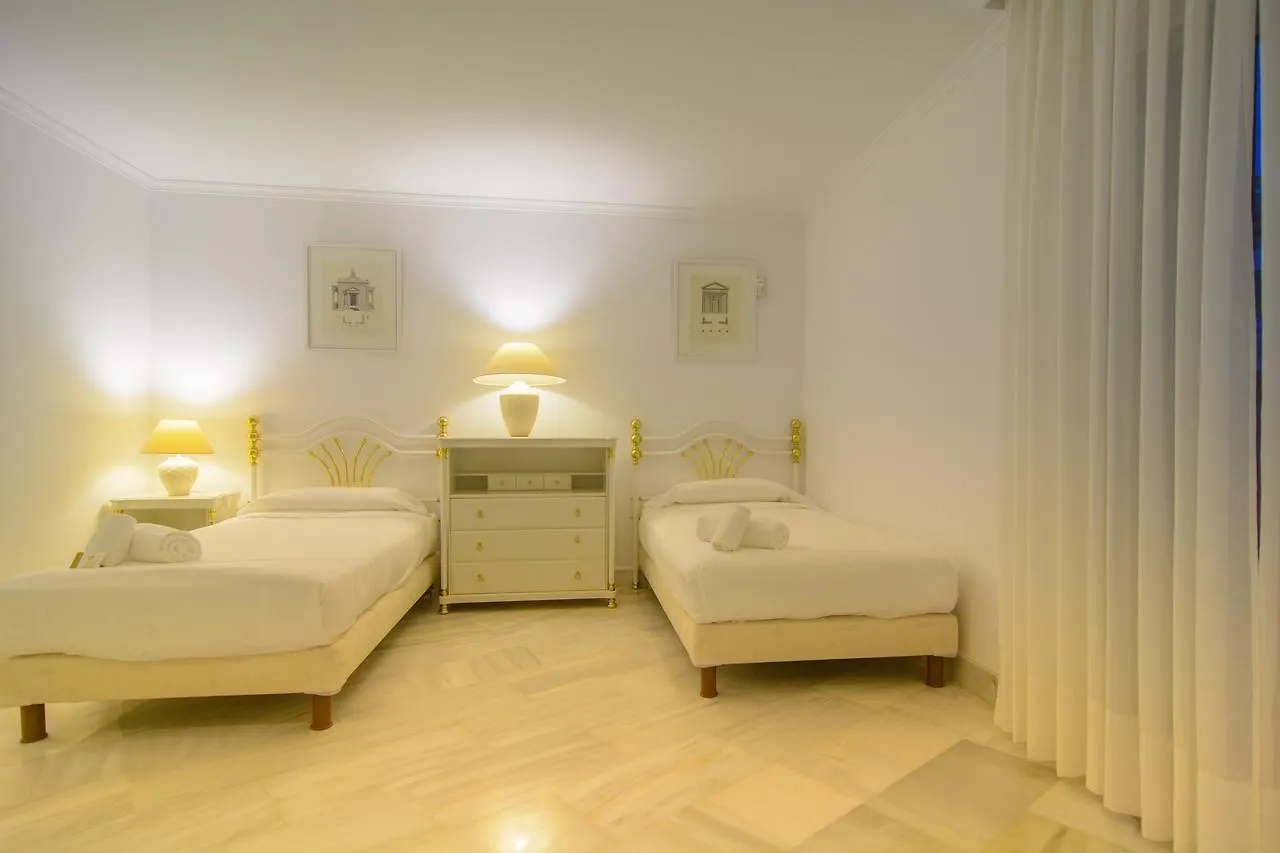 Apartment In White Pearl Beach Marbella İspanya